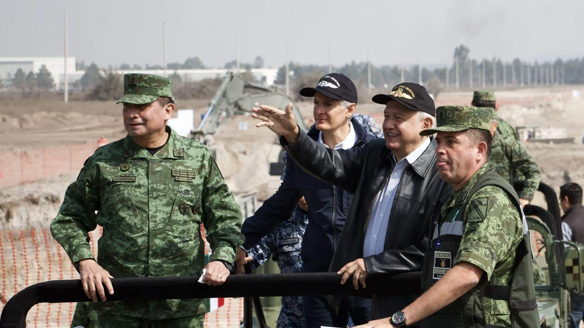 amlo alfredo del mazo recorrido santa lucia cuartoscuro